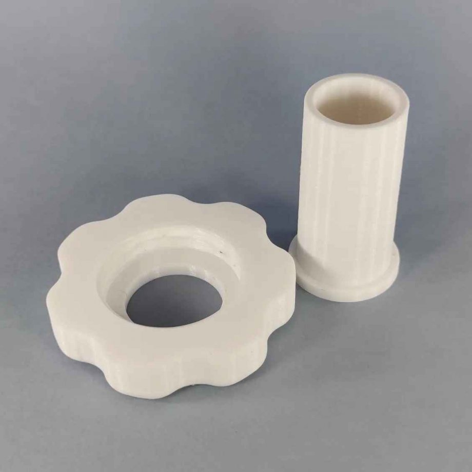 Tampa rosqueada com tubo para mangueira de aspirador de piscina antiga